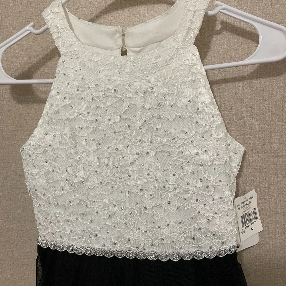 Dress - Picture 5 of 7